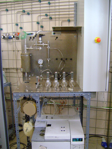 Reactor HP2 y Cromatógrafo