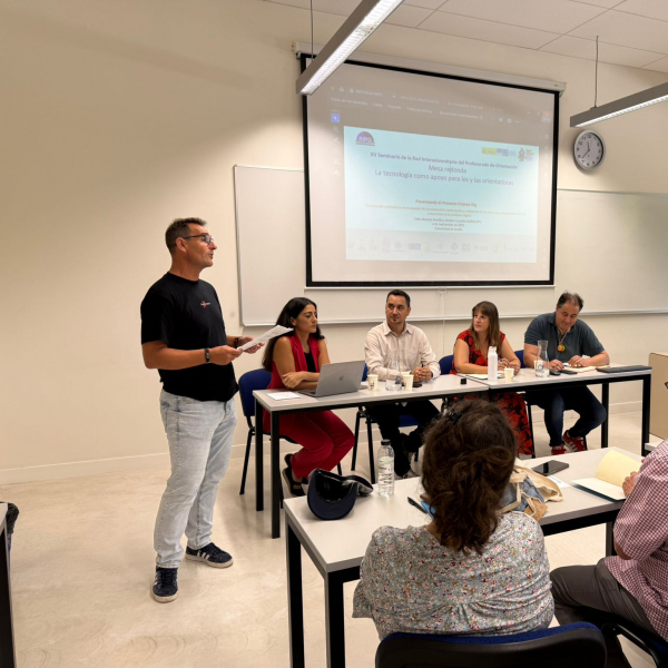 Imagen de la mesa redonda