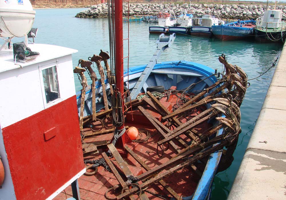 Anclas de almadraba en embarcación