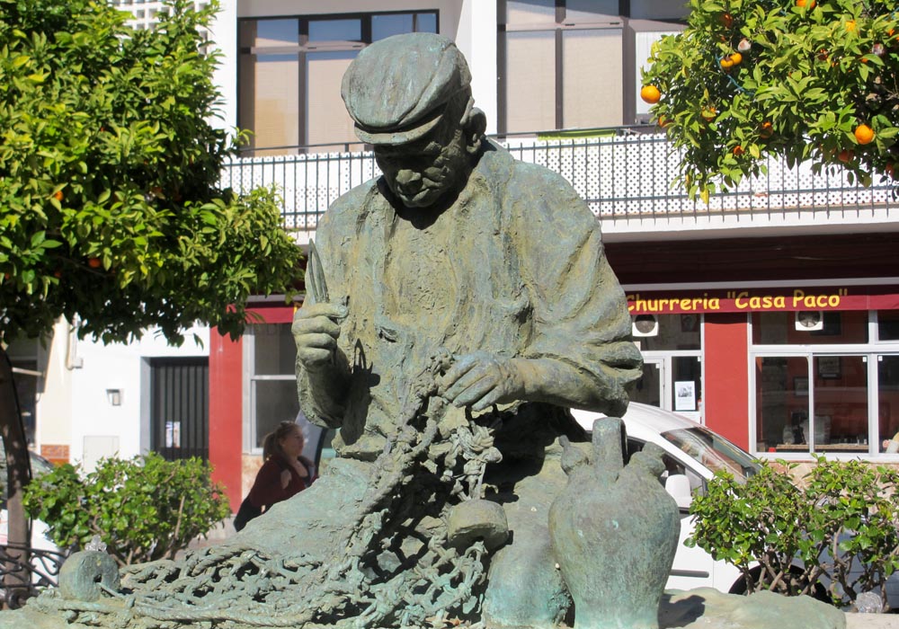 Busto de bolichero en la plaza del Carmen