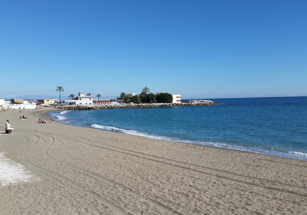 Vista del puerto desde la playa de San Francisco