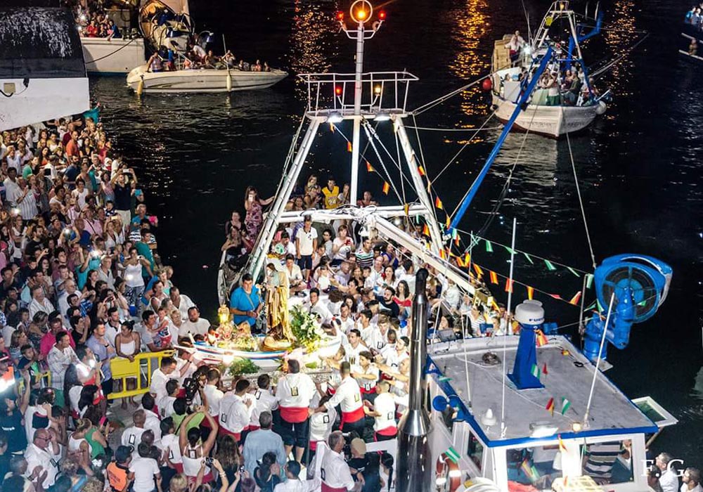 Procesión marítima terrestre Virgen del Carmen