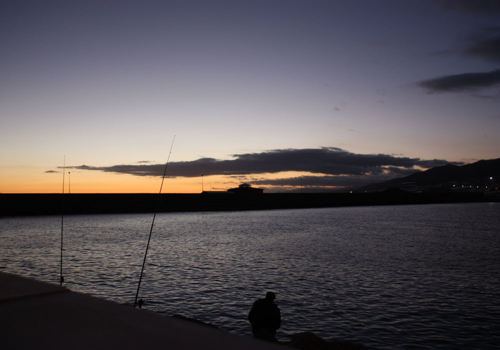 Atardecer en el puerto de Adra