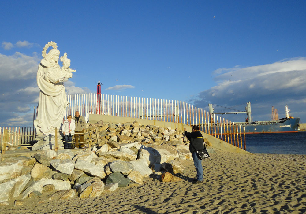 Monumento a la Virgen del Carmen